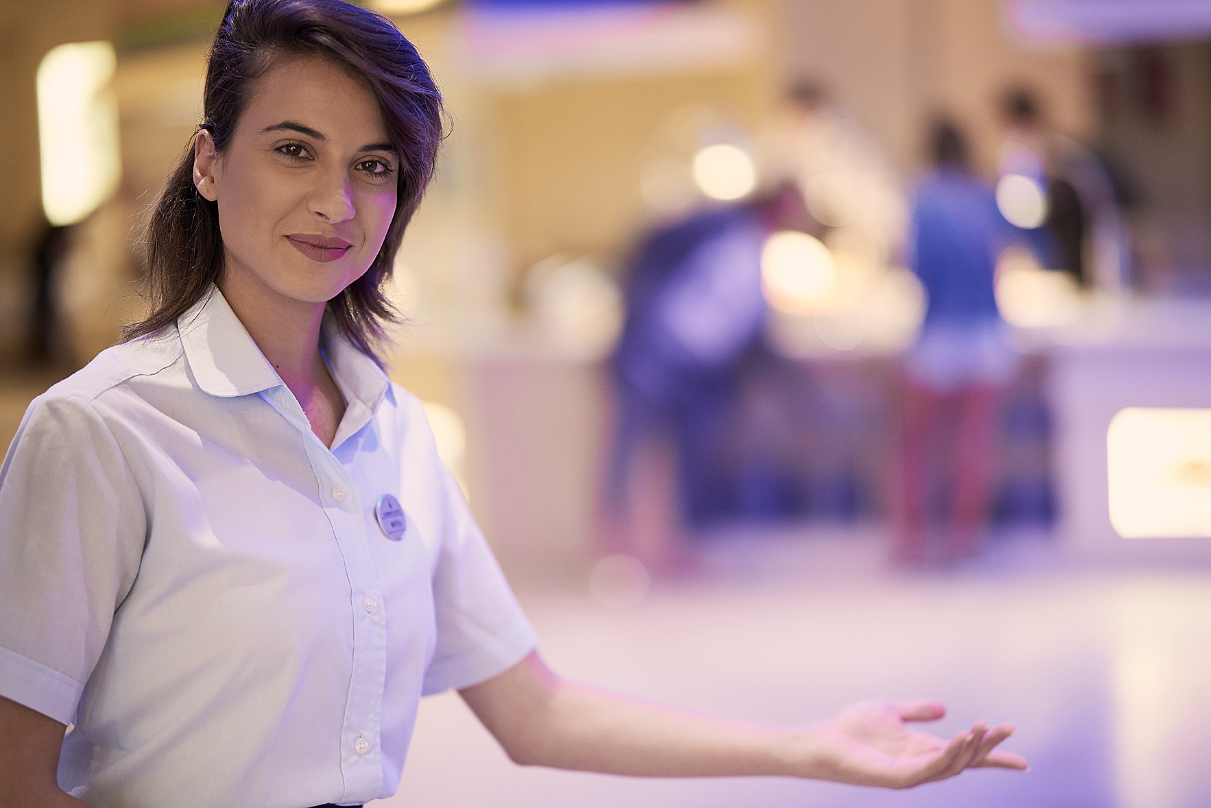 OV SER4695 Sympossio Restaurant Hostess